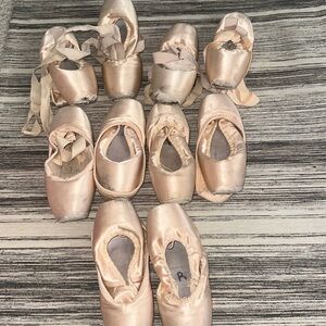 pointe shoes